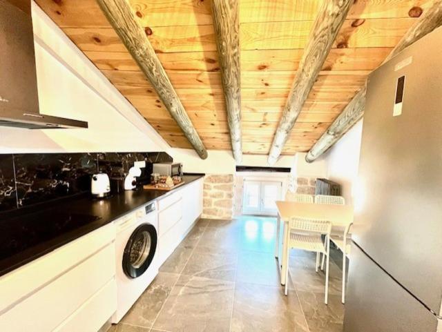 Alaminos 10 Apartment